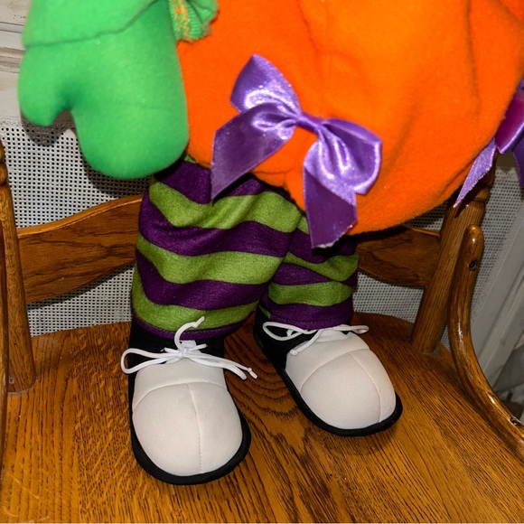 Handerson Handicraft 27" standing halloween Greet & Treat Friends tongue out - Picture 5 of 14